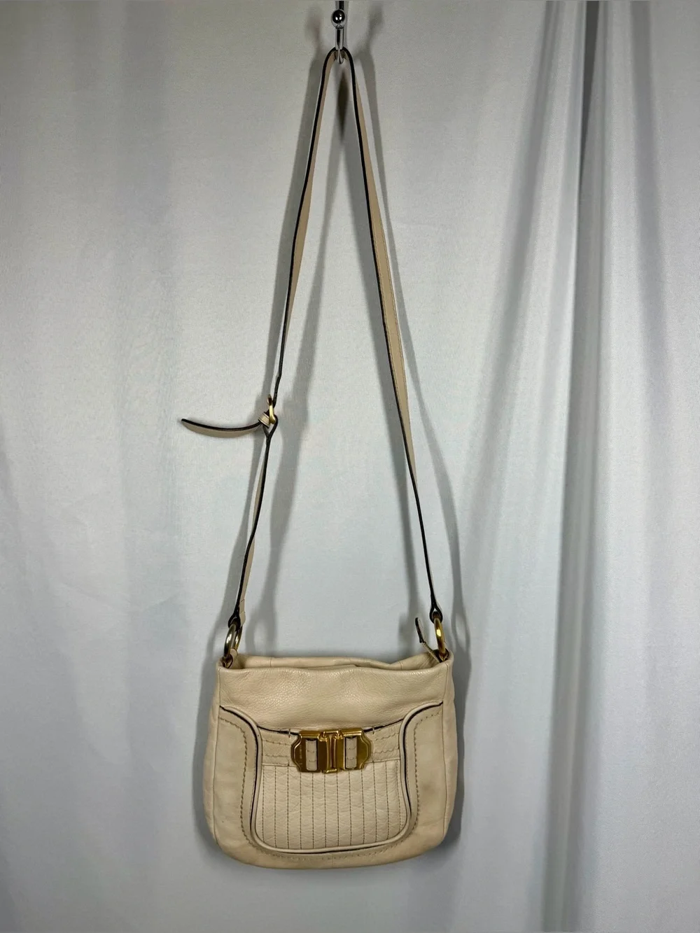B Makowsky | Leather Crossbody Cream Beige Gold Bag Purse Buckle